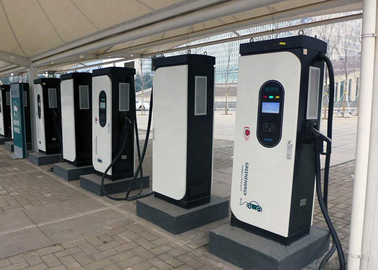 充電樁靠什么充電？
