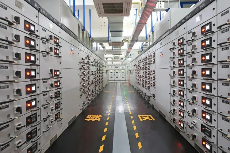 選擇專業(yè)的變壓器安裝工程公司，為您的企業(yè)穩(wěn)健運(yùn)行保駕護(hù)航2